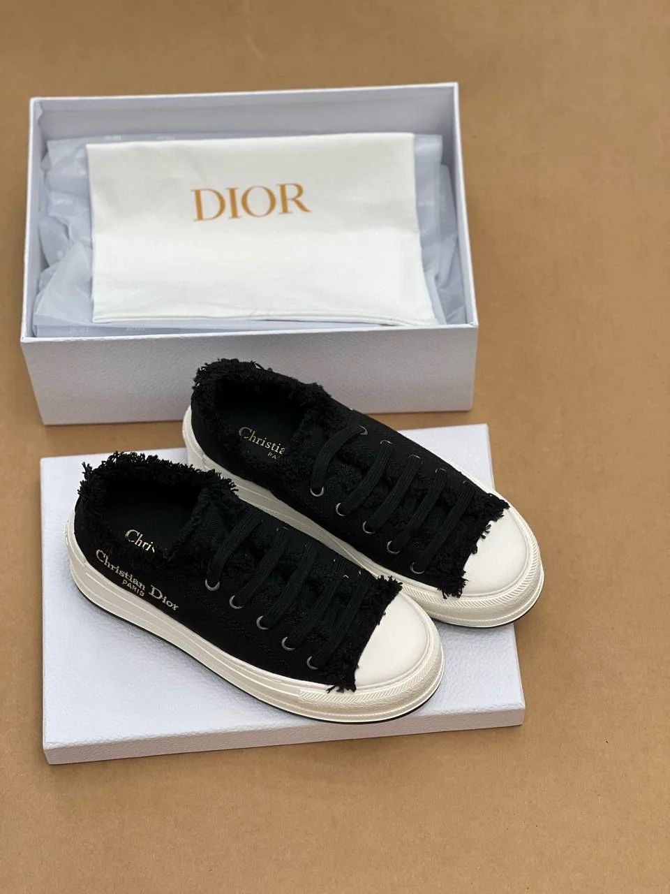 Жіночі кеди - Dior